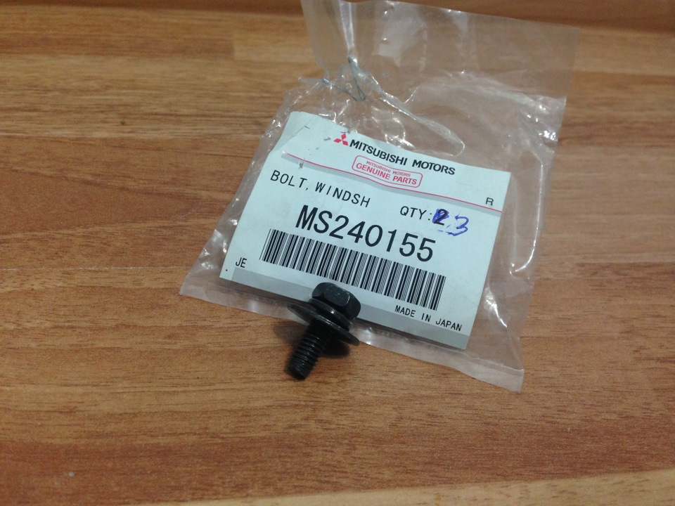 Клипсы переднего бампера дорестайл — Mitsubishi Lancer X, 2 л, 2007 ...