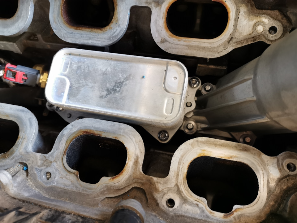 Замена маслоохладителя — Jeep Grand Cherokee (WK2), 3,6 л, 2011 года ...