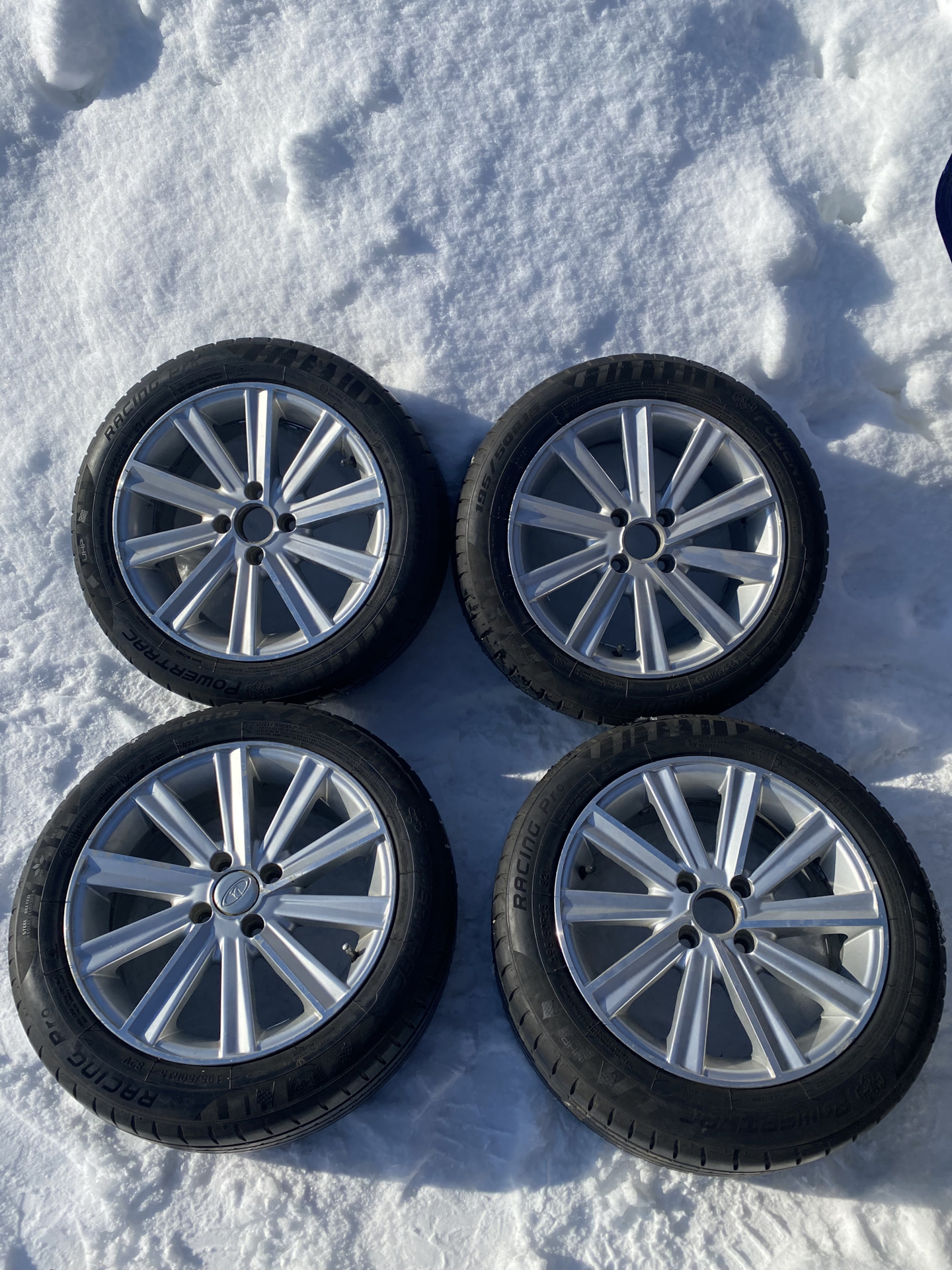 Камрики r15 — Lada Приора хэтчбек, 1,6 л, 2010 года | колёсные диски ...