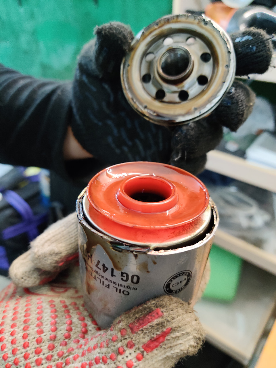 При распиле толщина корпуса — приемлемая… Не фольга… Но удивило то, что обратный клапан был выполнен из мягенького силикона! Тогда как даже у MAHLE, при цене в 2,5 раза выше, он был из резины… Это заявка на победу? Посмотрим… — Daewoo Gentra