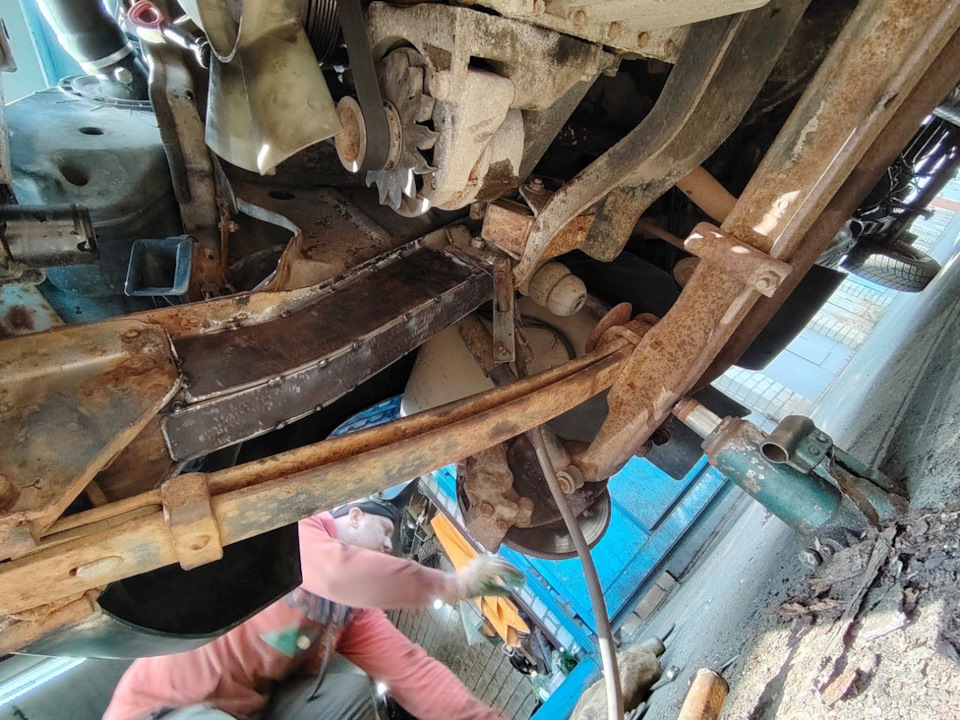 2 — Mercedes-Benz T1