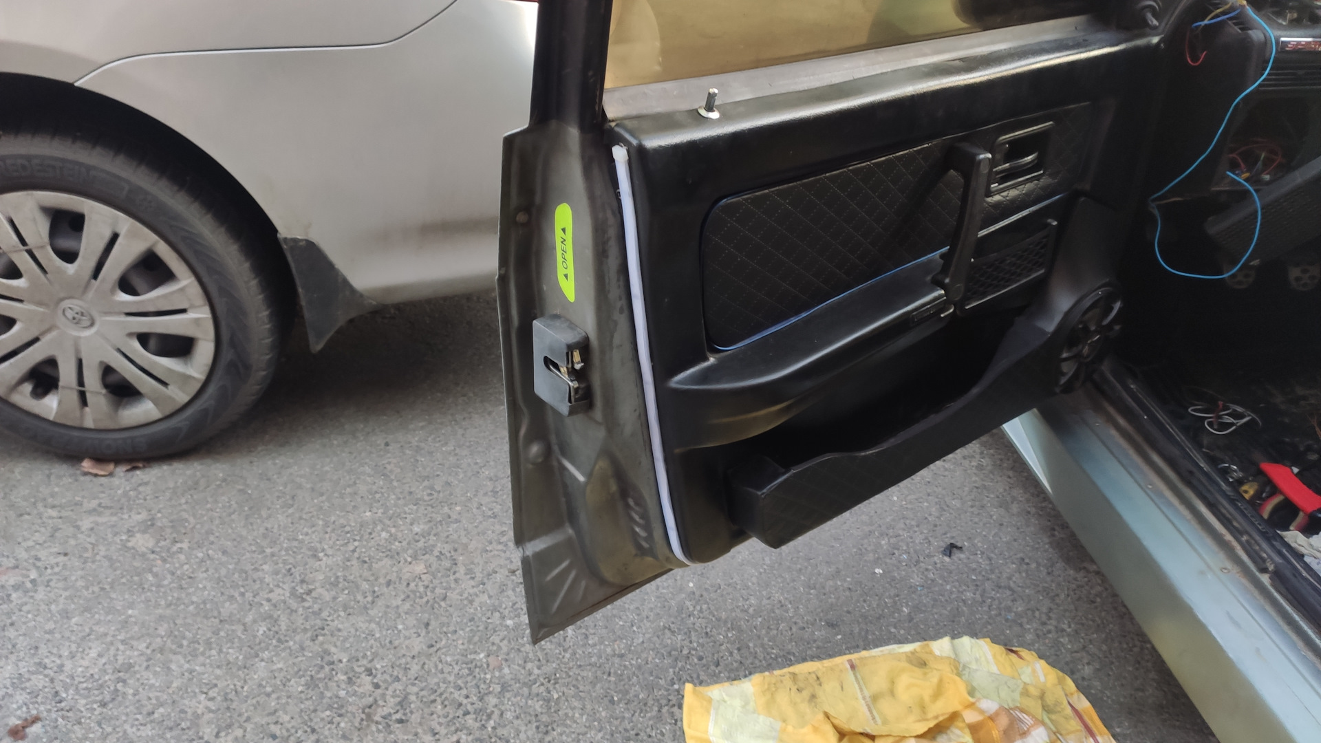 Диоды для концевиков двери (диодная развязка). — LADA 21093, 1992 года ...