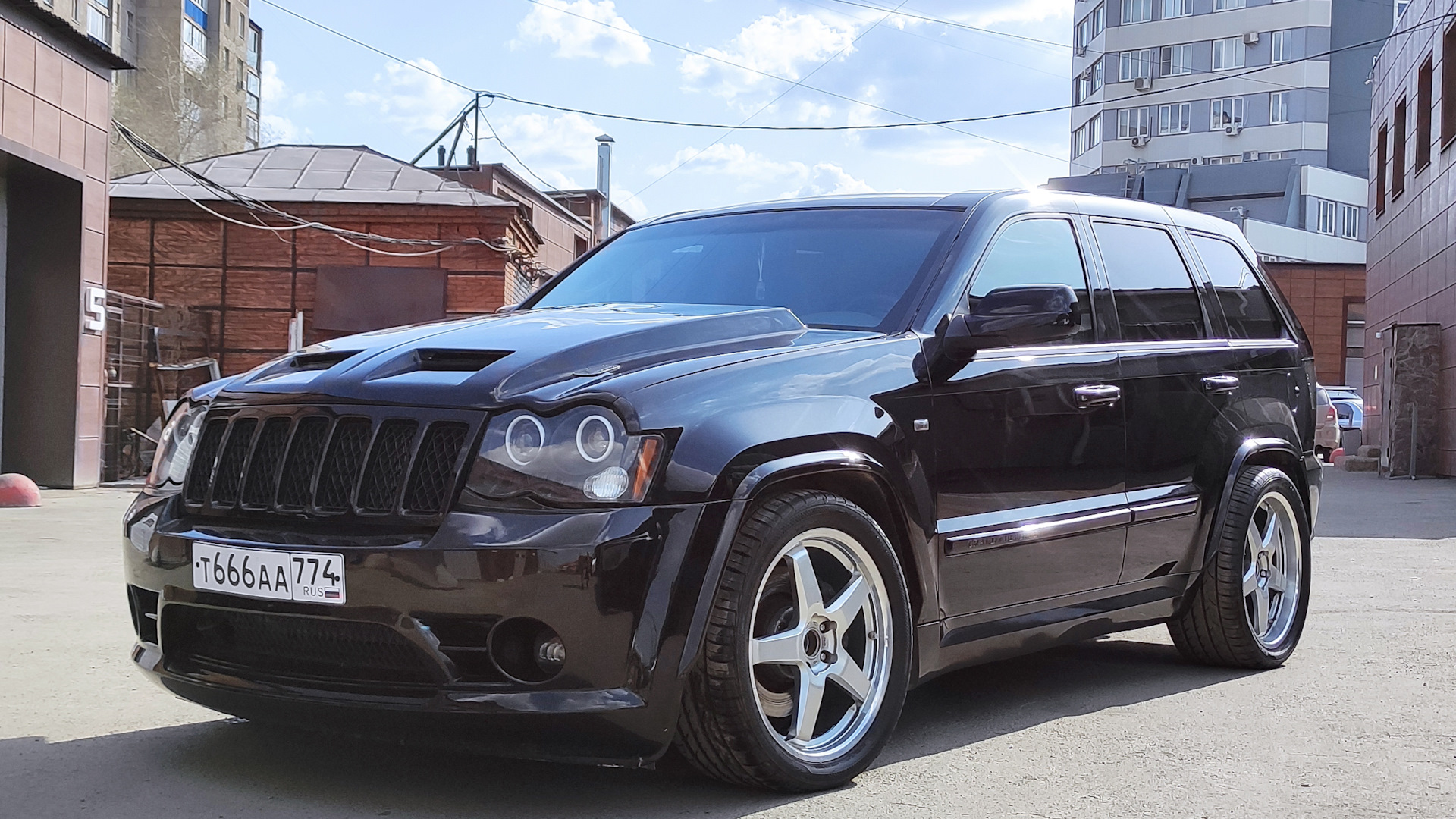 Jeep Grand Cherokee SRT-8 (WK) 6.1 бензиновый 2008 | Американская мечта на  DRIVE2