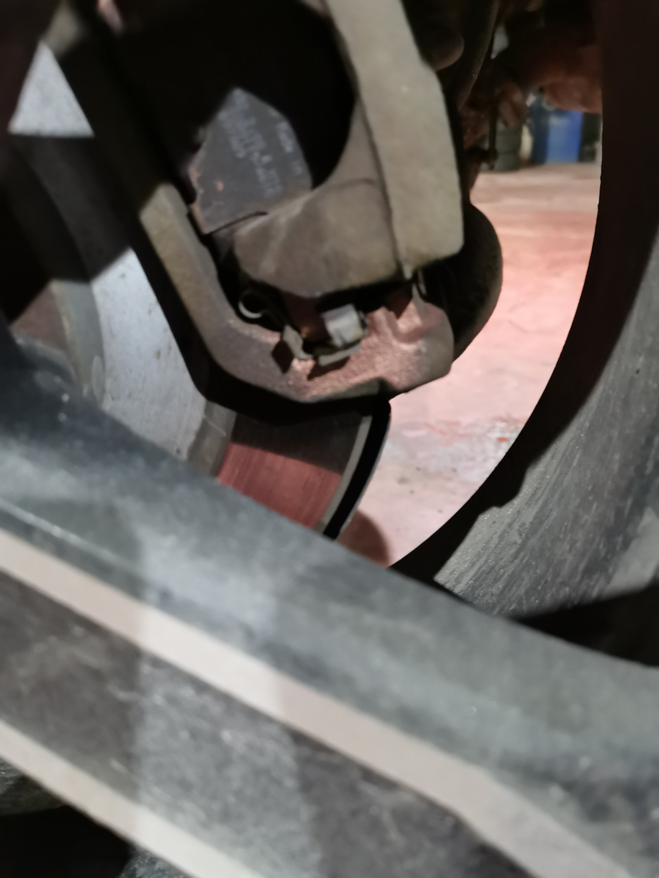 Клинит задние колодки, обслуживание тормозов. — Mazda CX-5 (1G), 2 л ...