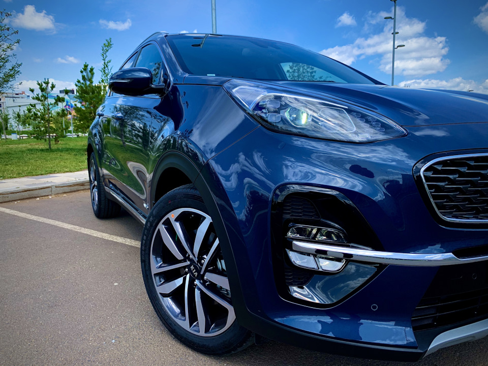 Kia Sportage 2021 синий