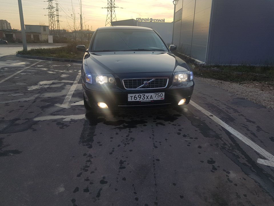 Лампы в туманках и Диод)) — Volvo S80 (1G), 2,4 л, 2003 года ...