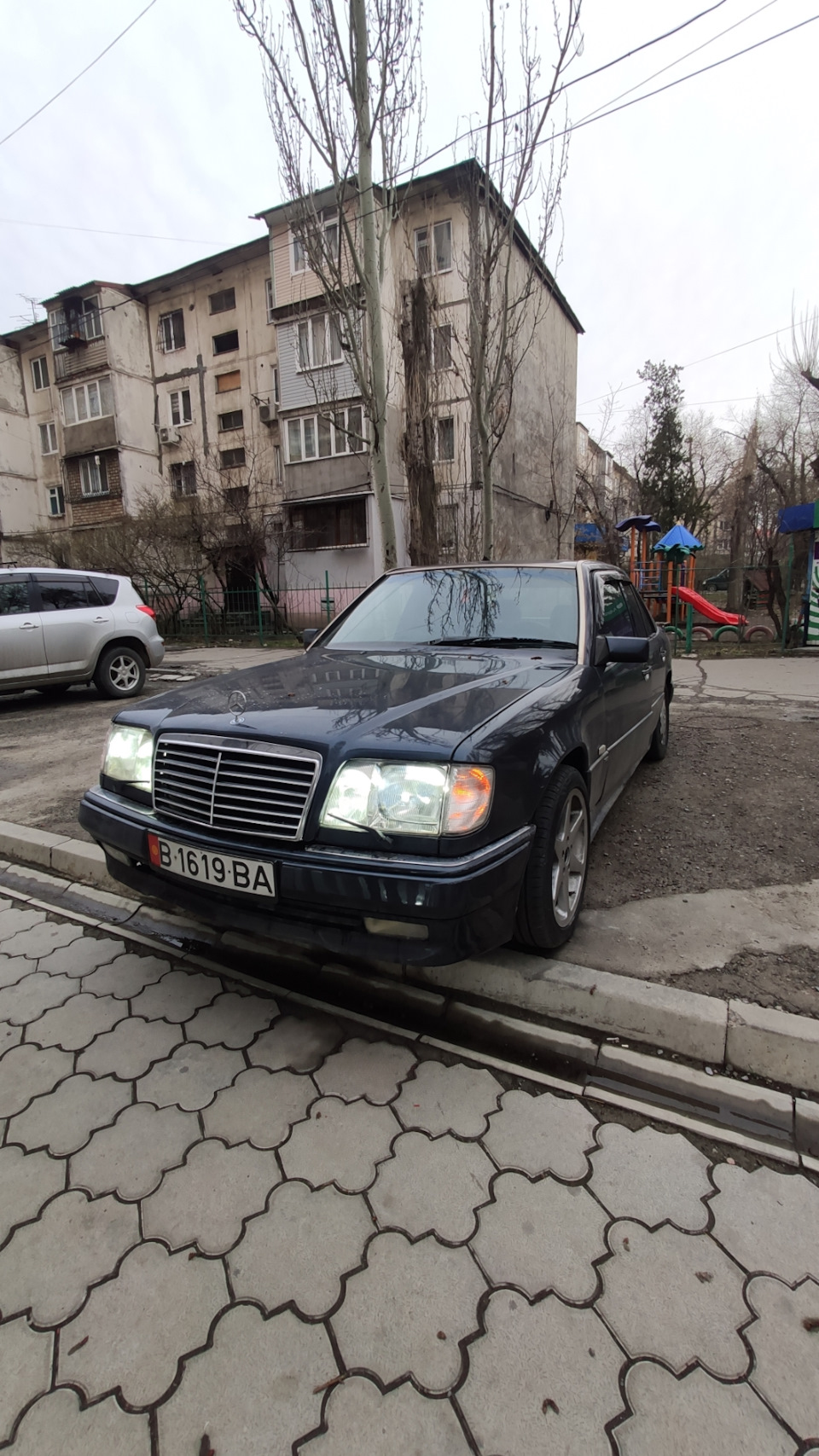 Фото в бортжурнале Mercedes-Benz E-Class (W124). Запчасти на фото: B1619