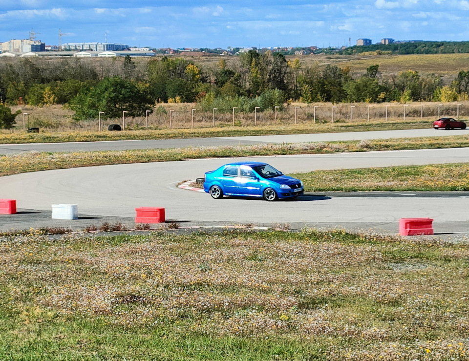 Фото в бортжурнале Renault Logan (1G)