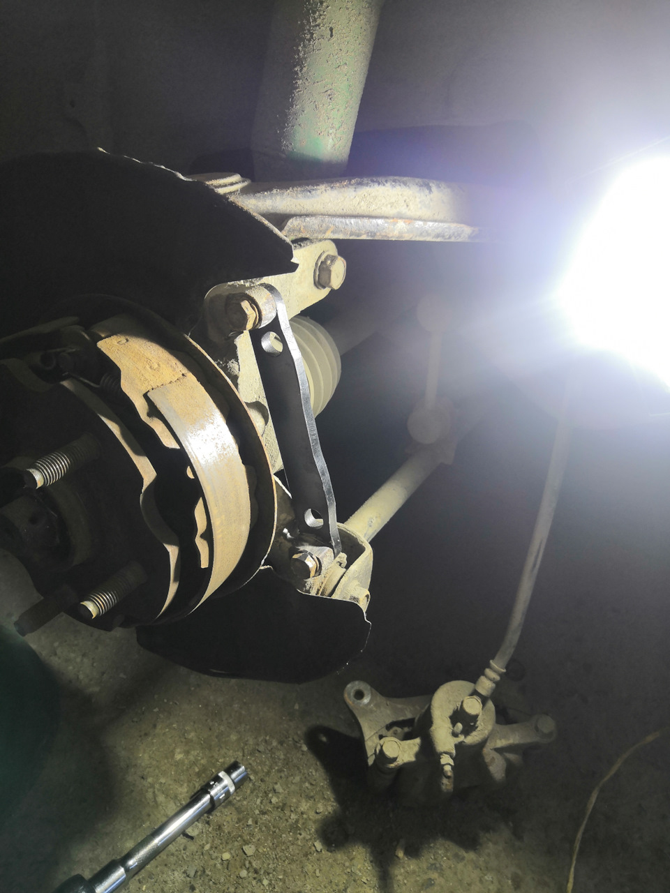 Установка задних тормозных суппортов Altezza на Chaser jzx100 — Toyota ...