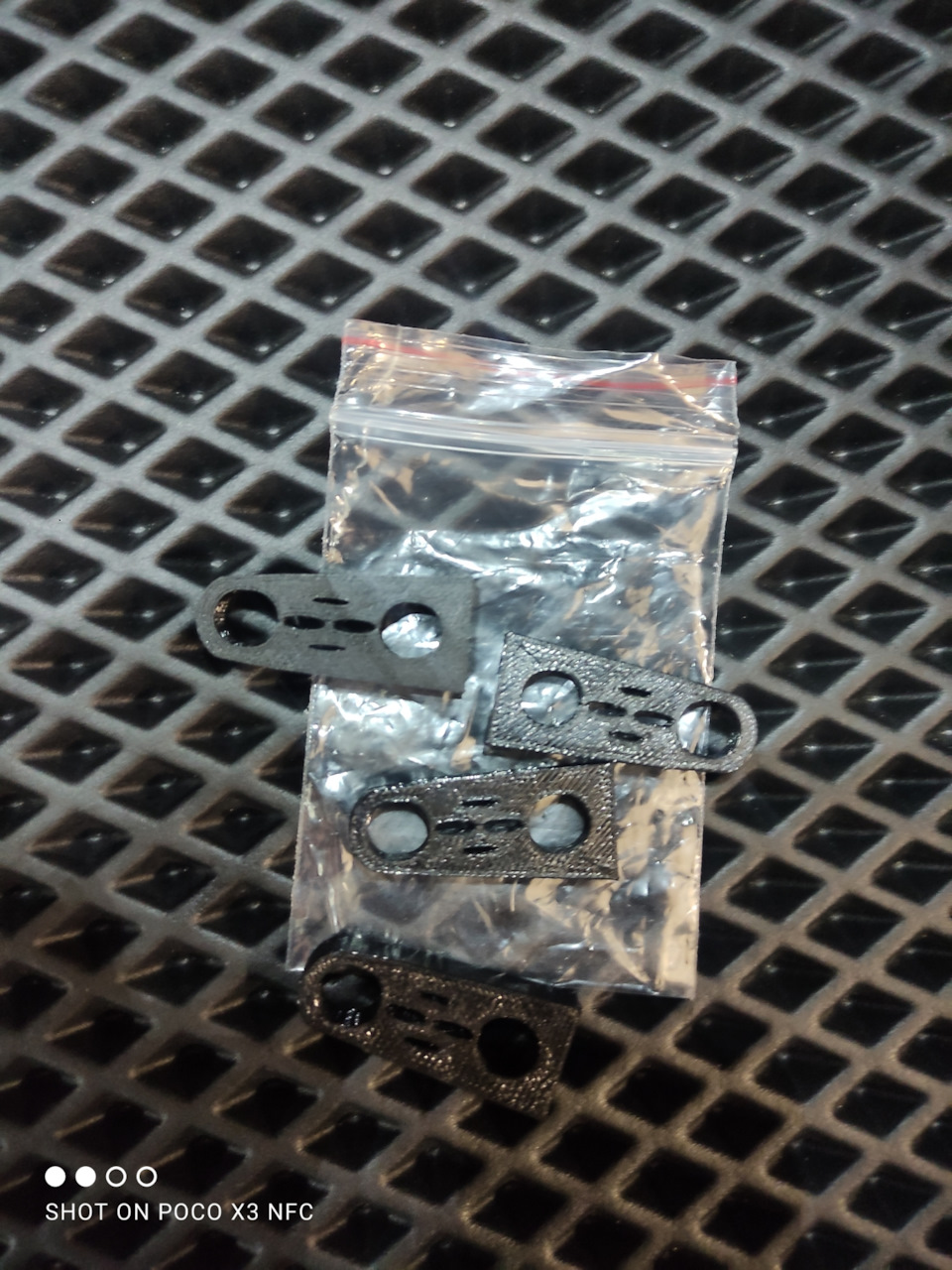 Вот такие — KIA Rio (3G)