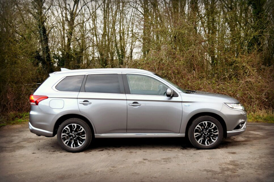 Новые колёса R18 - Mitsubishi Outlander (3G), 2 л, 2014 года колёсные диски DRIV