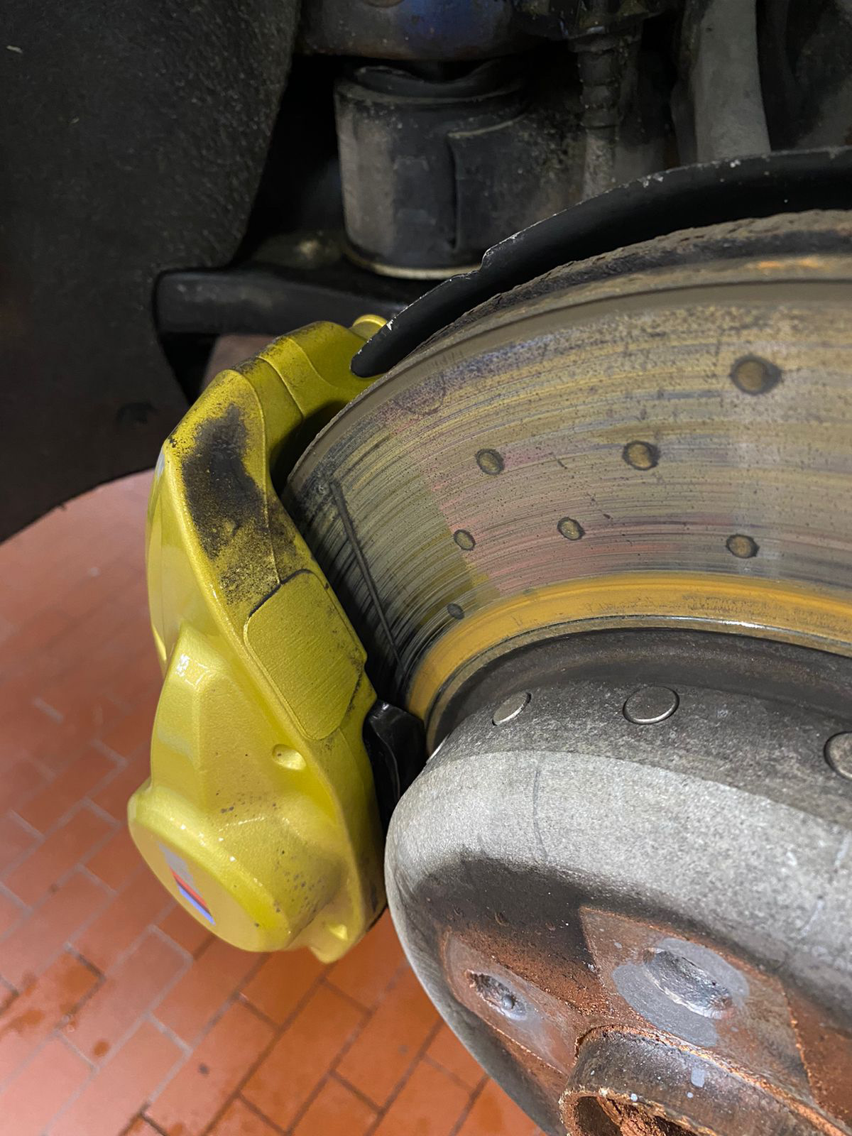 Замена тормозных колодок у ОД — BMW 3 series (F30), 2 л, 2014 года ...