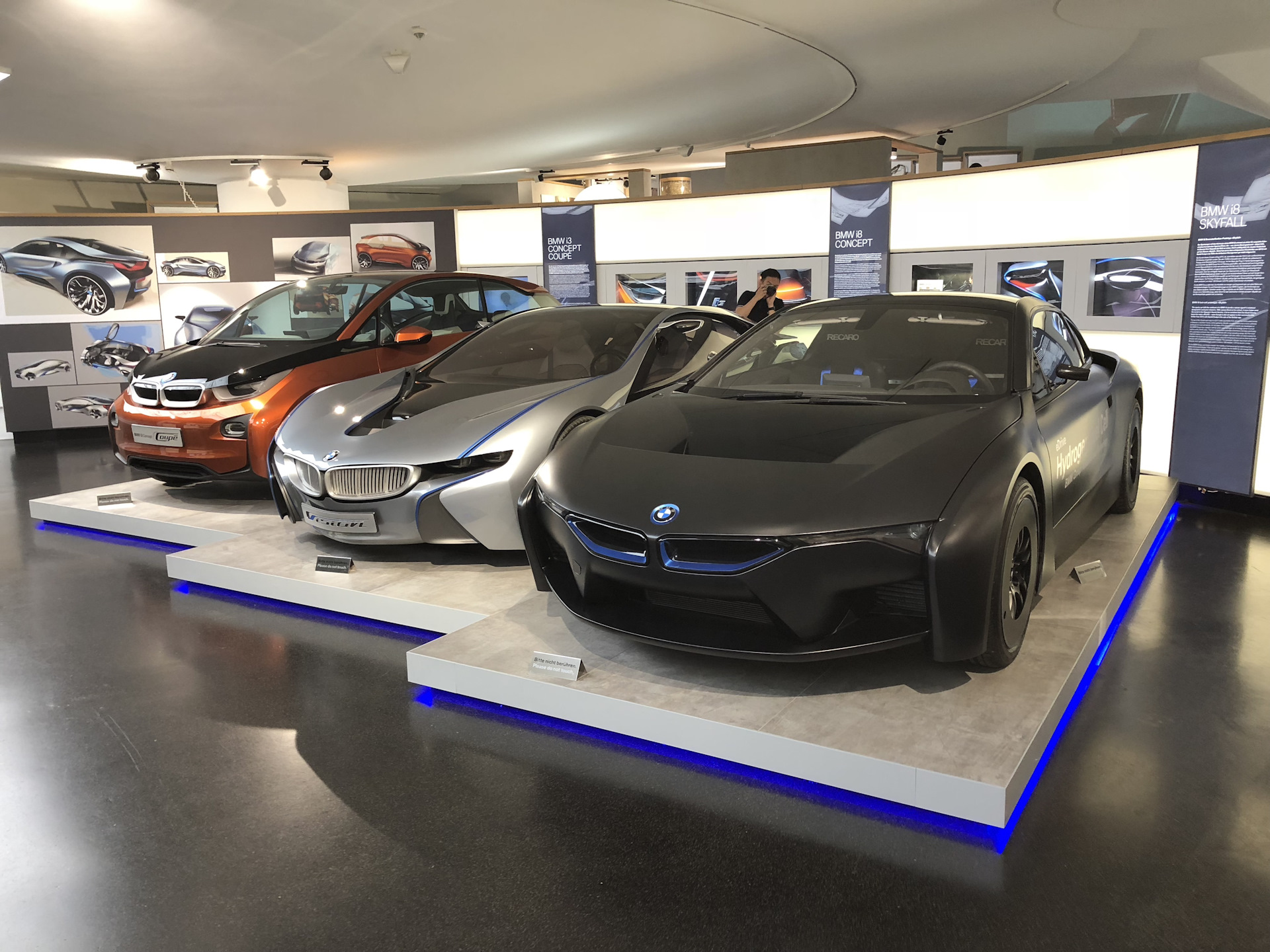 Где находится bmw museum