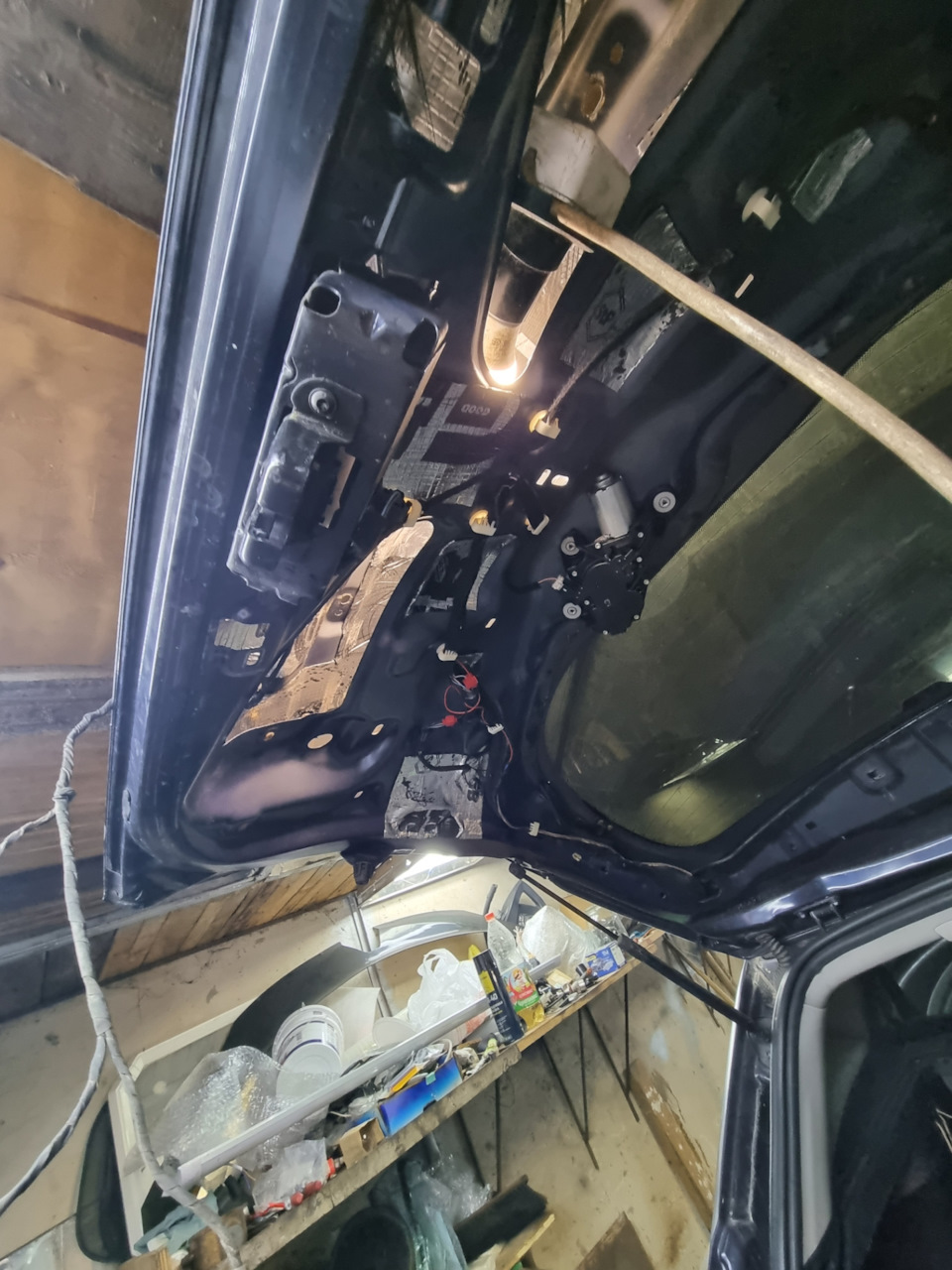 Замена кнопки багажника — Renault Megane III, 1,5 л, 2009 года ...