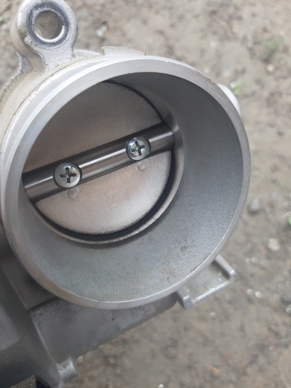 Чистка дроссельной заслонки и подтяжка ручника — Lada Гранта Лифтбек (2 ...