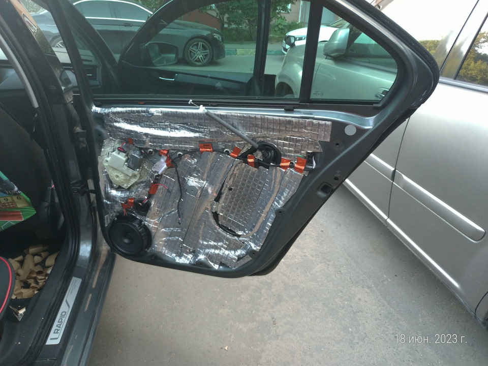 Как сделать звукоизоляцию двери. Как сделать звукоизоляцию двери. Виброизоляция дверей автомобиля. Как сделать звукоизоляцию двери. Виброизоляция дверей авто.