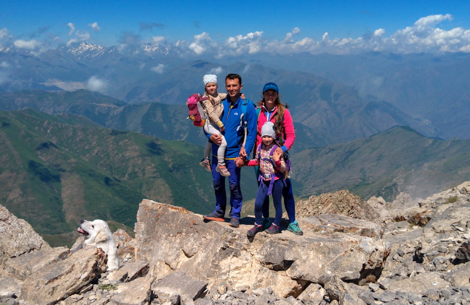 Вершина горы Хуступ 3210м — Mitsubishi Pajero Sport (2G)