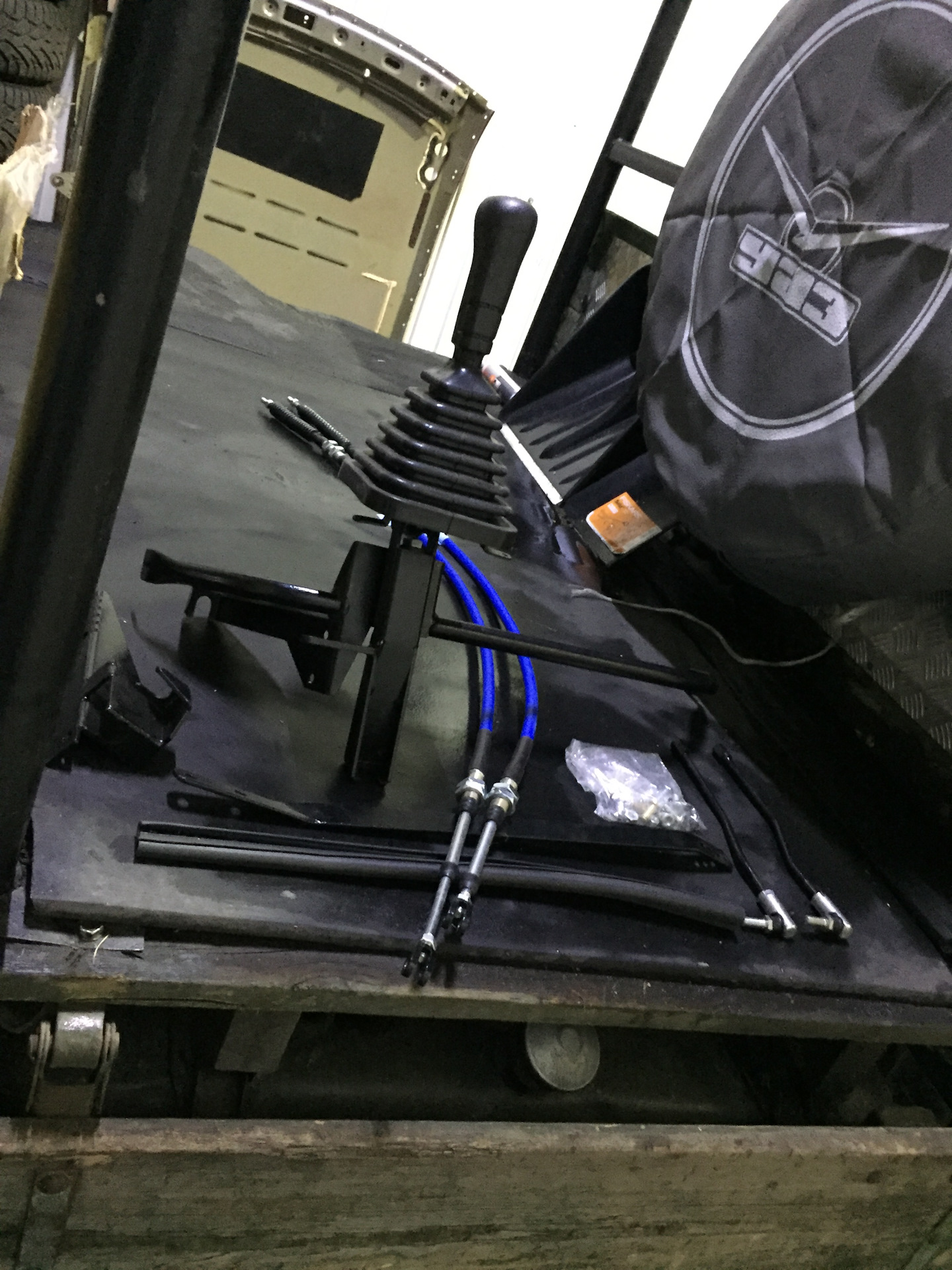 кулисы уаз 3303