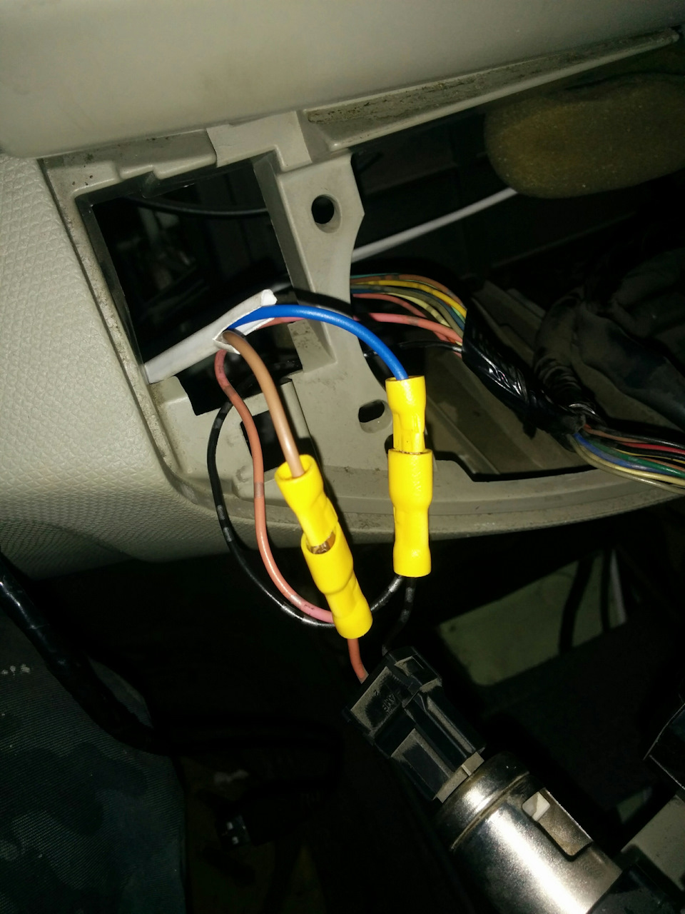 Подогрев сидений - Nissan Almera Classic (B10), 1,6 л, 2010 года электроника DRI