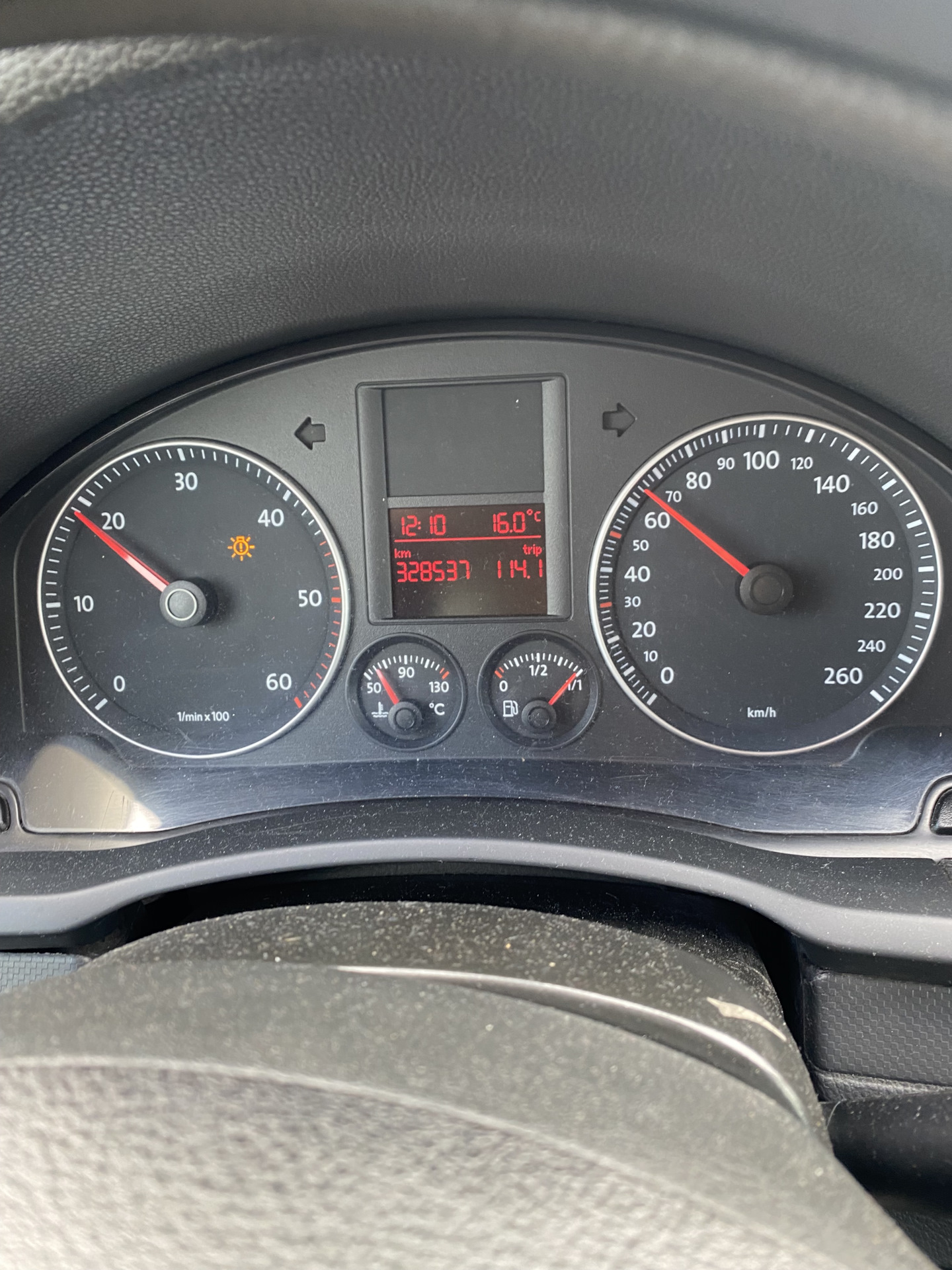 Установка MFD, мультируля и круизконтроля — Volkswagen Golf Mk5, 1,9 л