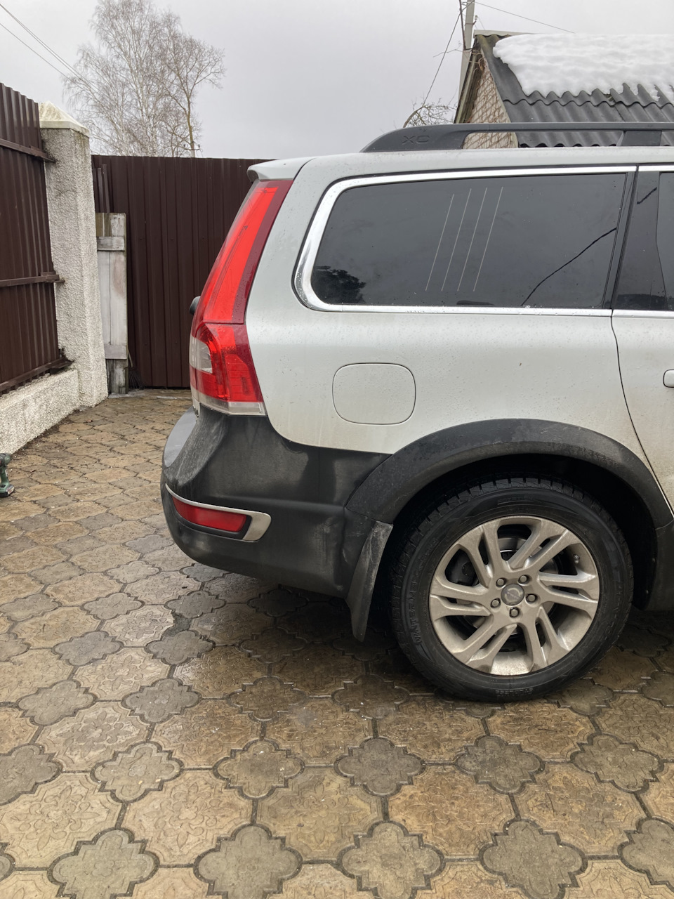 1.3 Спойлер задней двери — Volvo XC70 III, 2,4 л, 2014 года ...