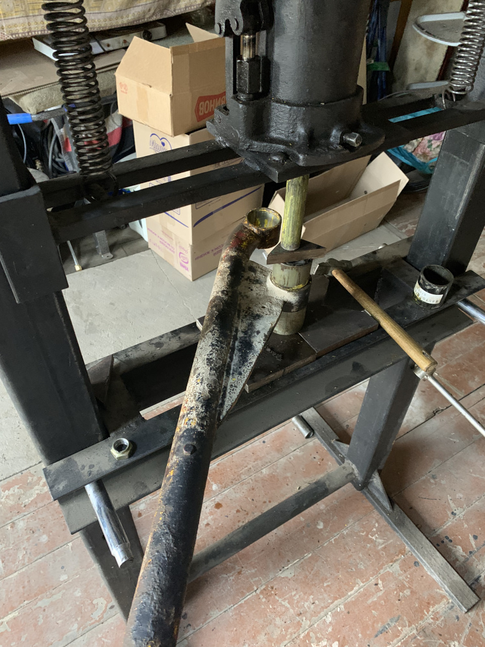 Самое сложное было подобрать плашки что бы выдавить Сайленты, танцы с бубном + старая стойка ( два среза болгаркой ) и готово — Suzuki Jimny (1G)