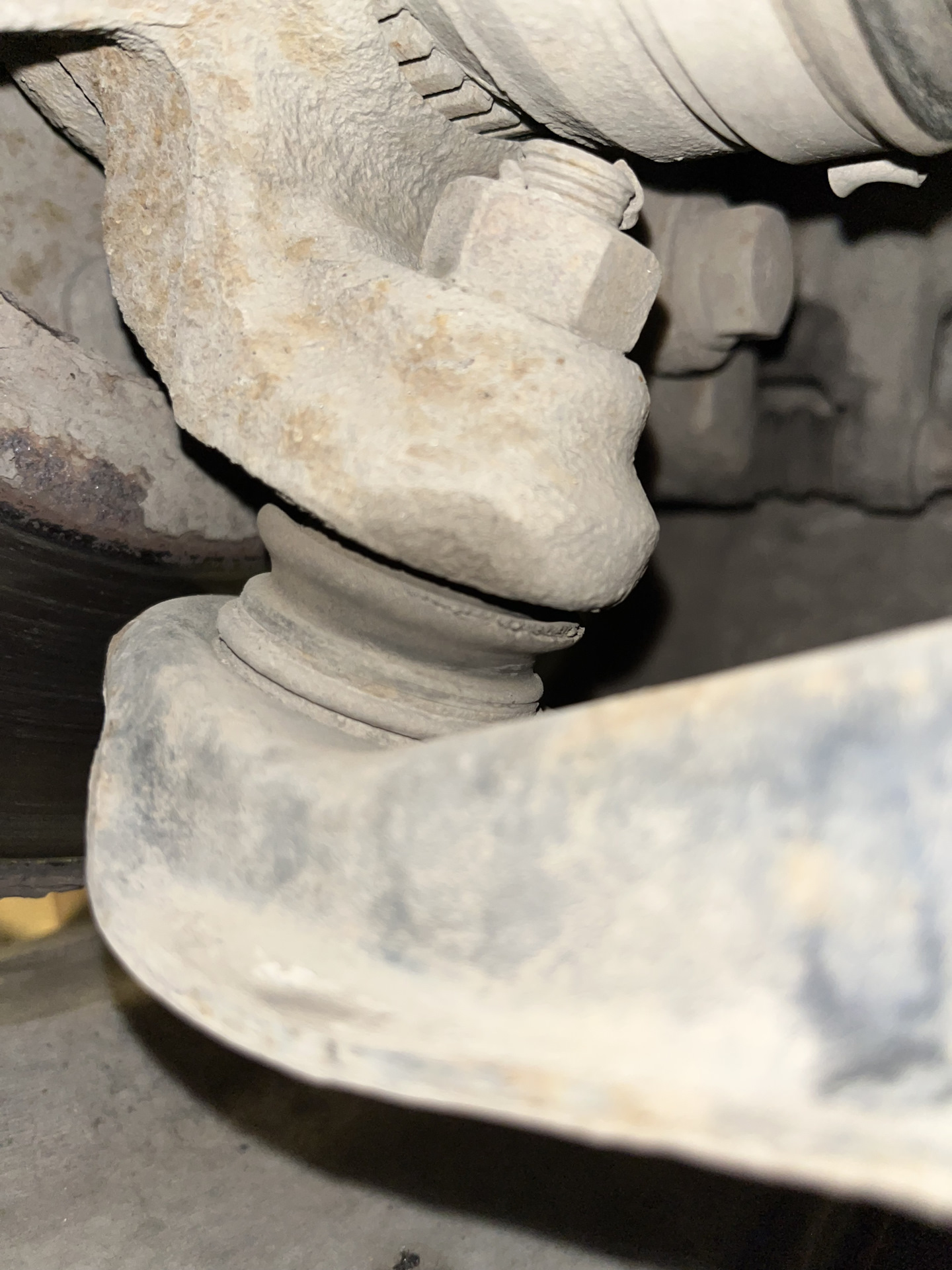 Нужен совет. Умирают задние сайлентблоки передних рычагов и шаровые ...