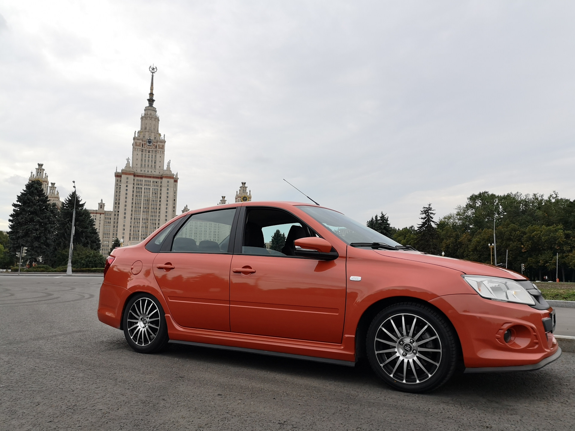 Lada Granta Sport stance