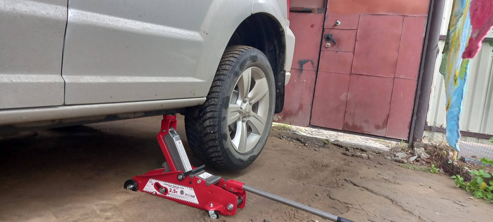 Покупка подкатного домкрата и присадка в топливо — Dodge Caliber, 2 л ...
