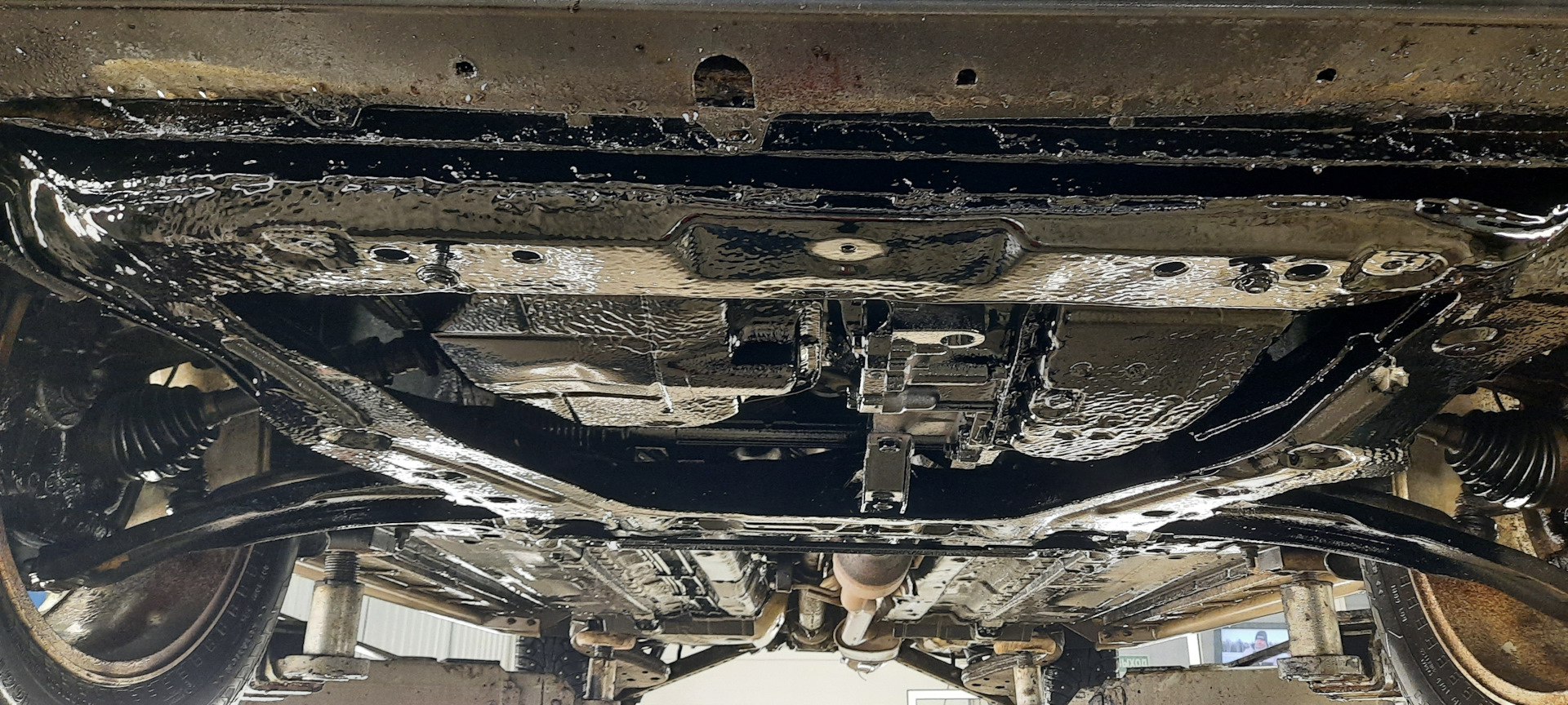 Антикоррозийная обработка. Покраска машины антикором. Антикоррозия днища. Антикор в пушкино. Антикор в пушкино.