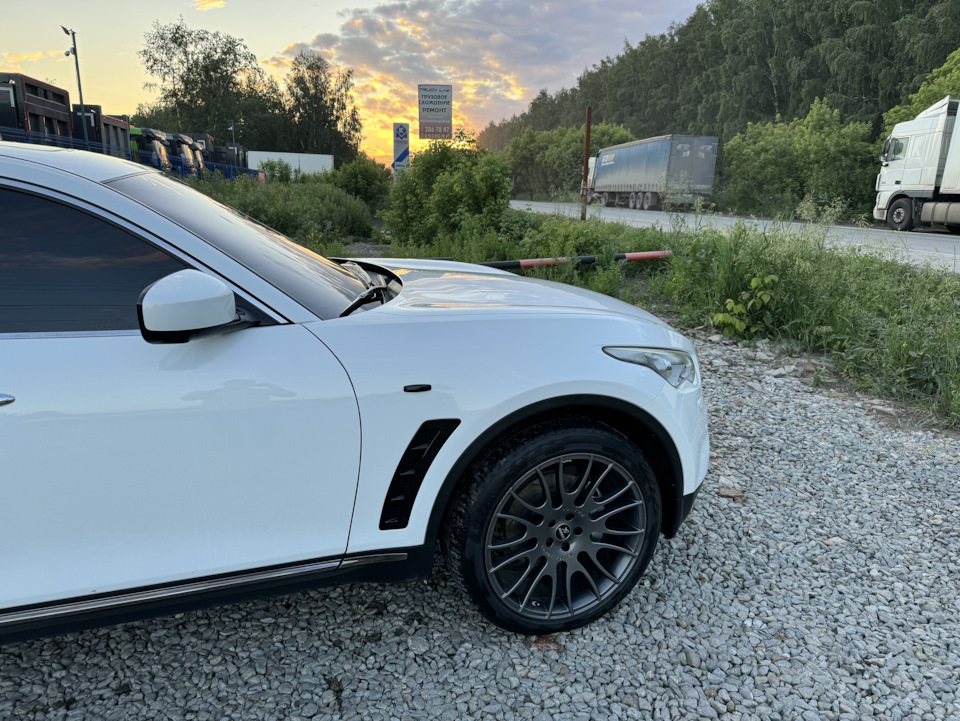 Антихром Ч.1 ] — Infiniti FX (2G), 3,5 л, 2009 года | стайлинг