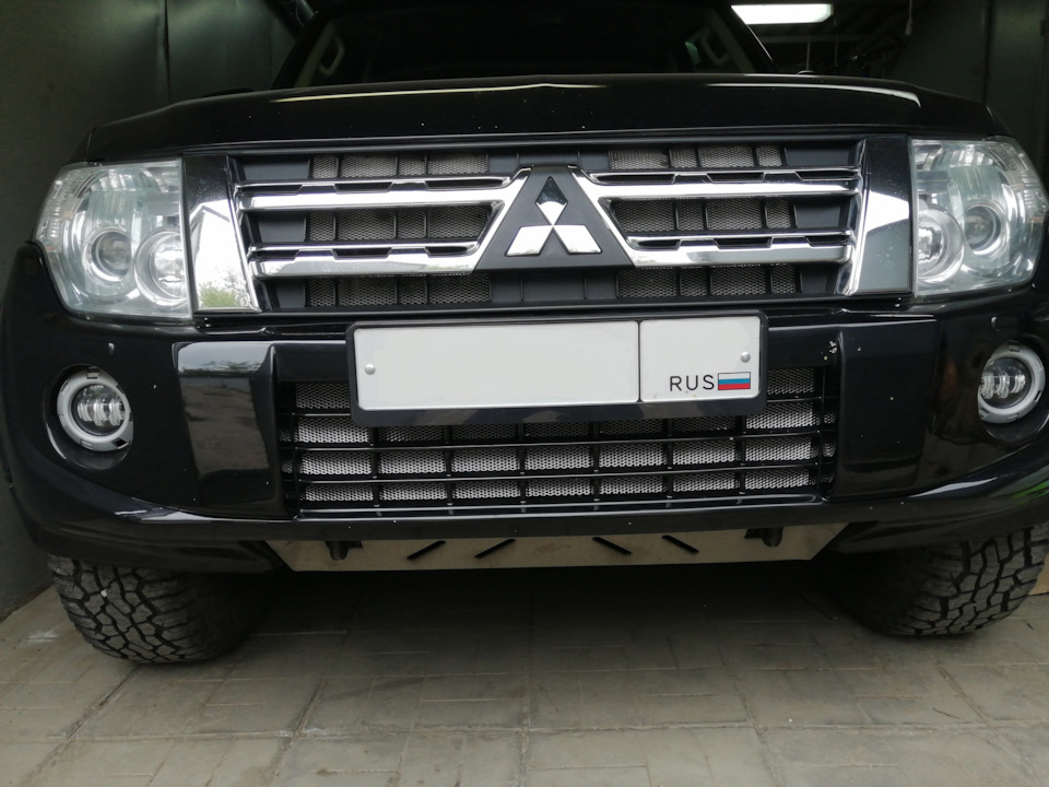 Алюминиевая сетка в бампер и решетку — Mitsubishi Pajero (4G), 3 л ...