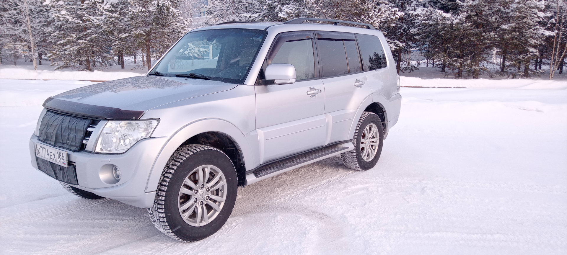 mitsubishi pajero 2011