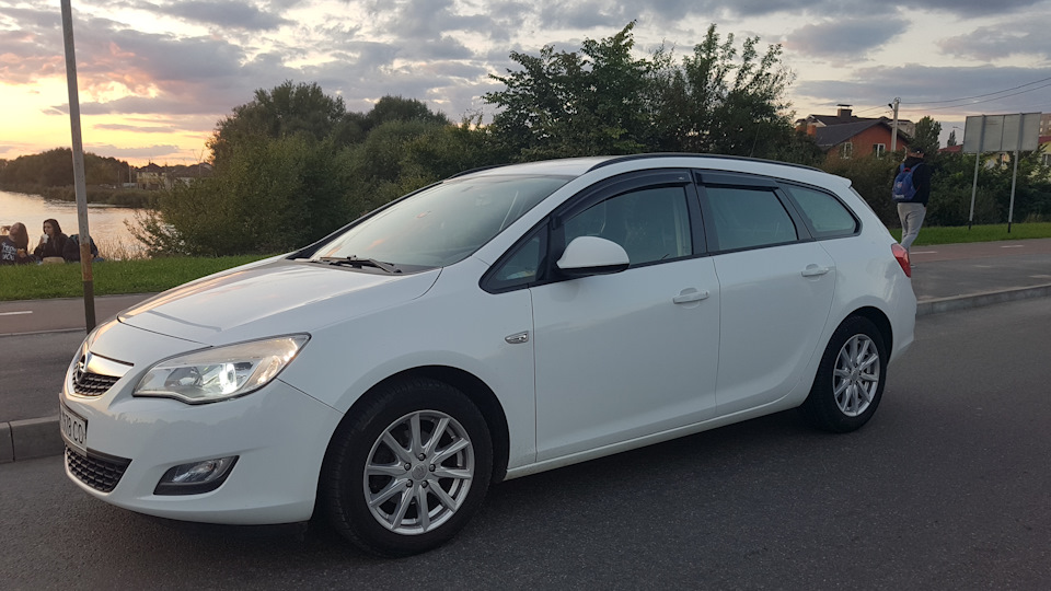 Opel Astra J 1.3 дизельный 2011 | White Angel на DRIVE2