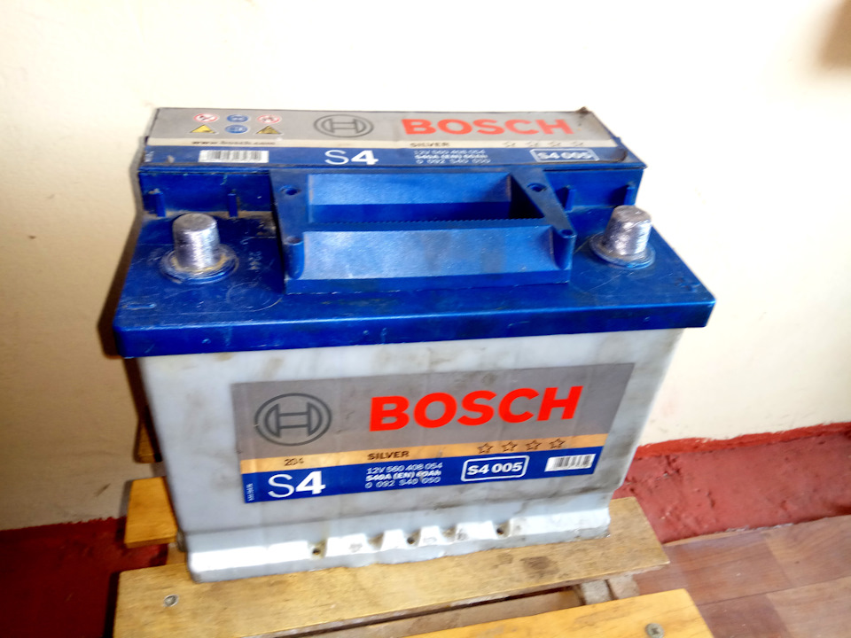 Bosch silver. Bosch Silver s4004 кг. Аккумулятора Bosch для Пежо 308. Аккумулятор Bosch 308 lhcv3. Bosch 00614877 аккумулятор.