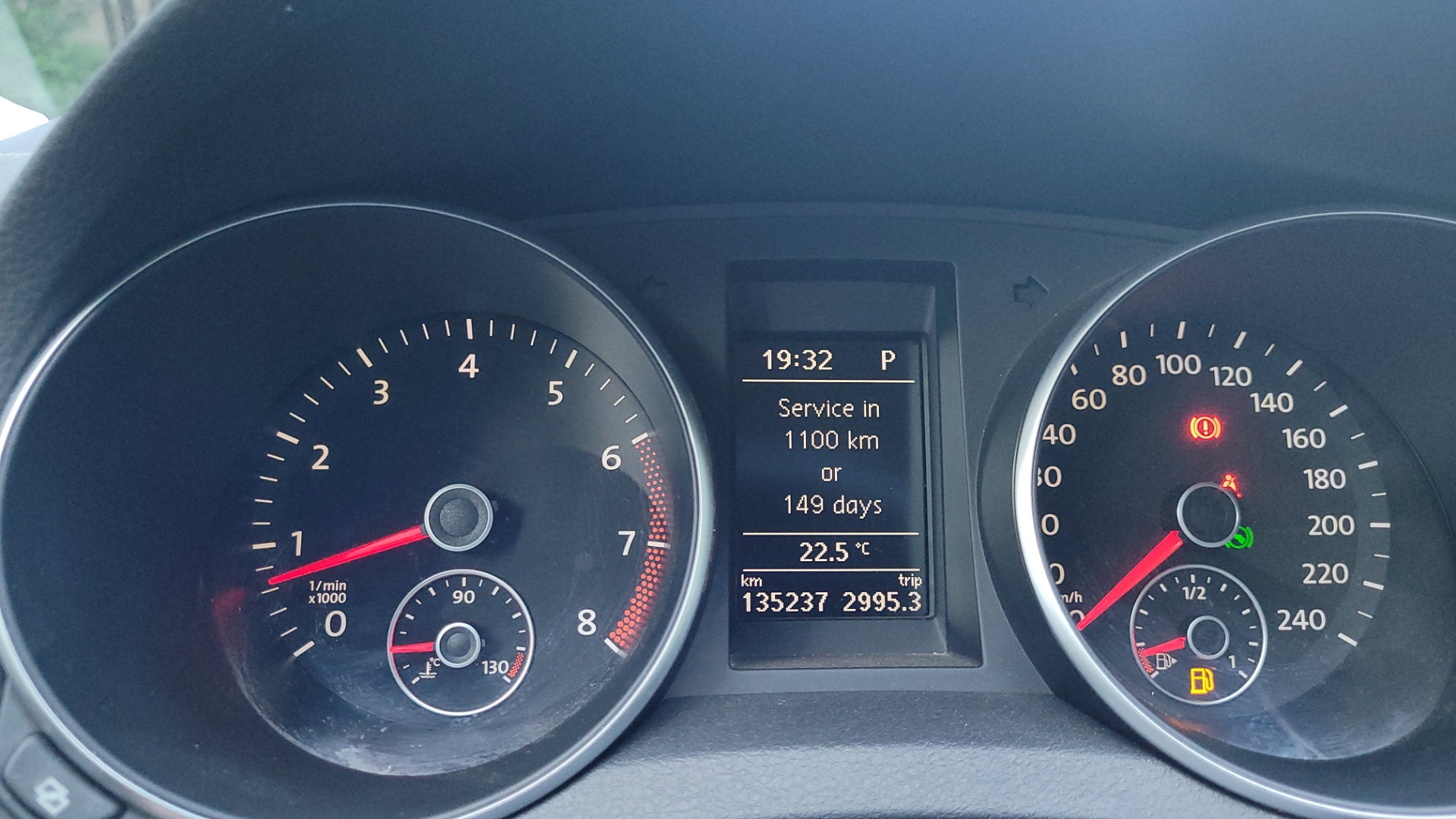 Service jetzt что означает на volkswagen. Индикаторы панели фольксваген гольф. Service jetzt что означает на volkswagen. Сервис ойл пассат б5. Service jetzt.