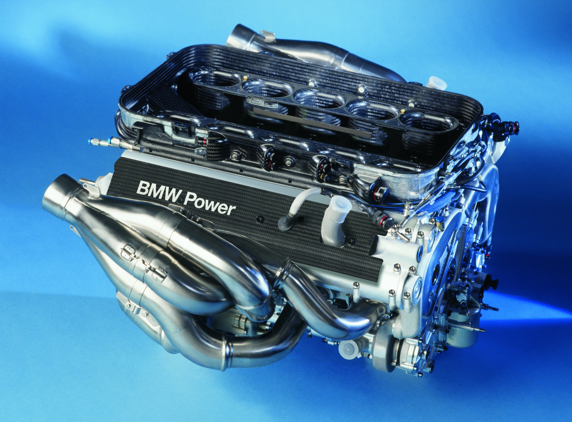 V10 1. Мотор v10 BMW. Мотор BMW v10 блок. BMW s85 v10. Мотор БМВ 10 цилиндровый.