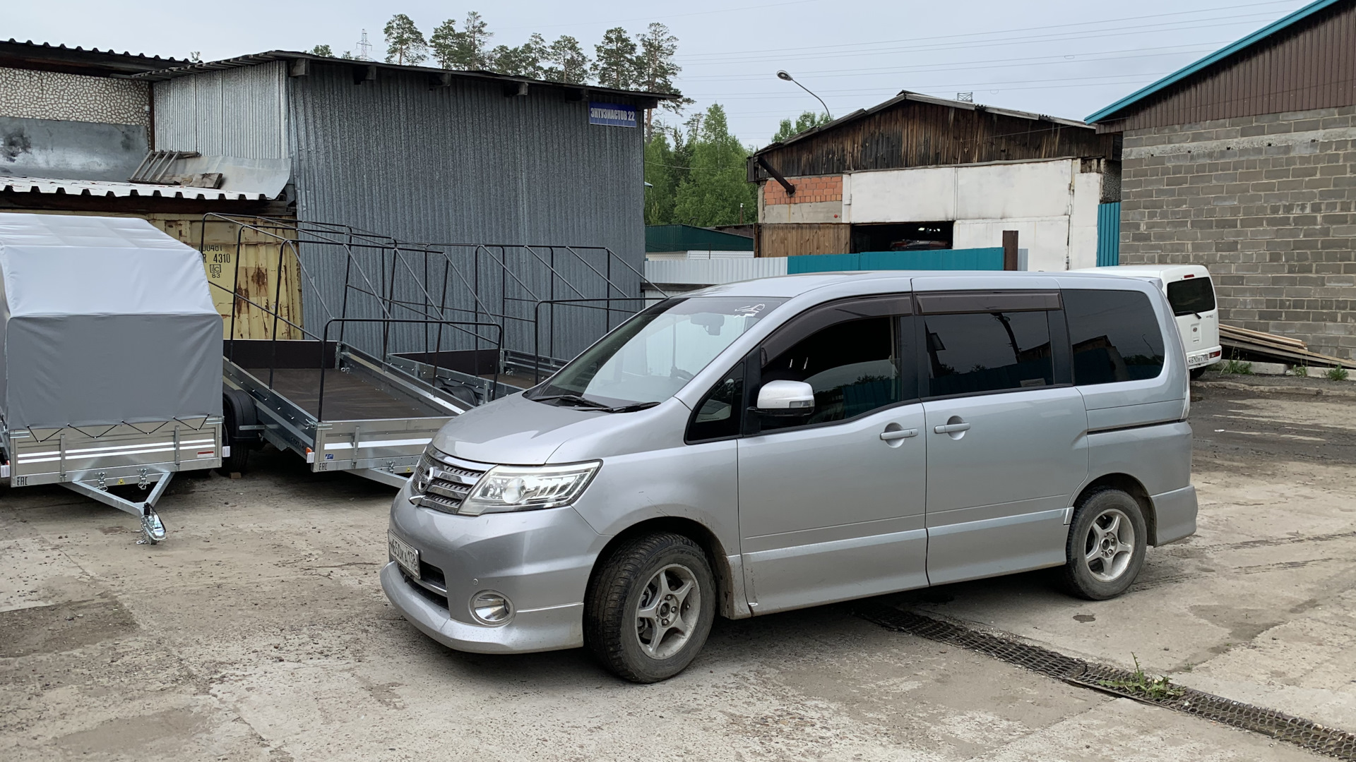 Nissan Serena Mk III (C25) 2.0 бензиновый 2009 | Highway Star на DRIVE2