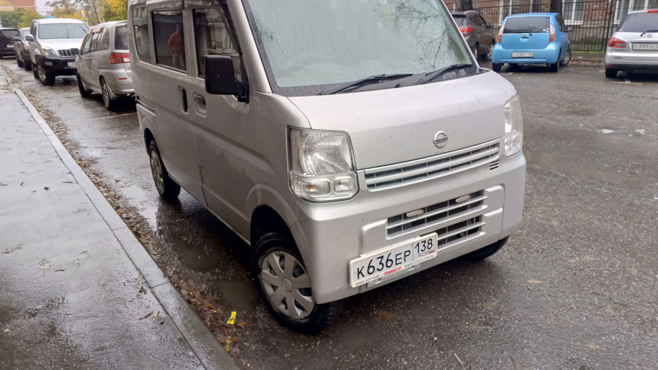 Nissan nv100