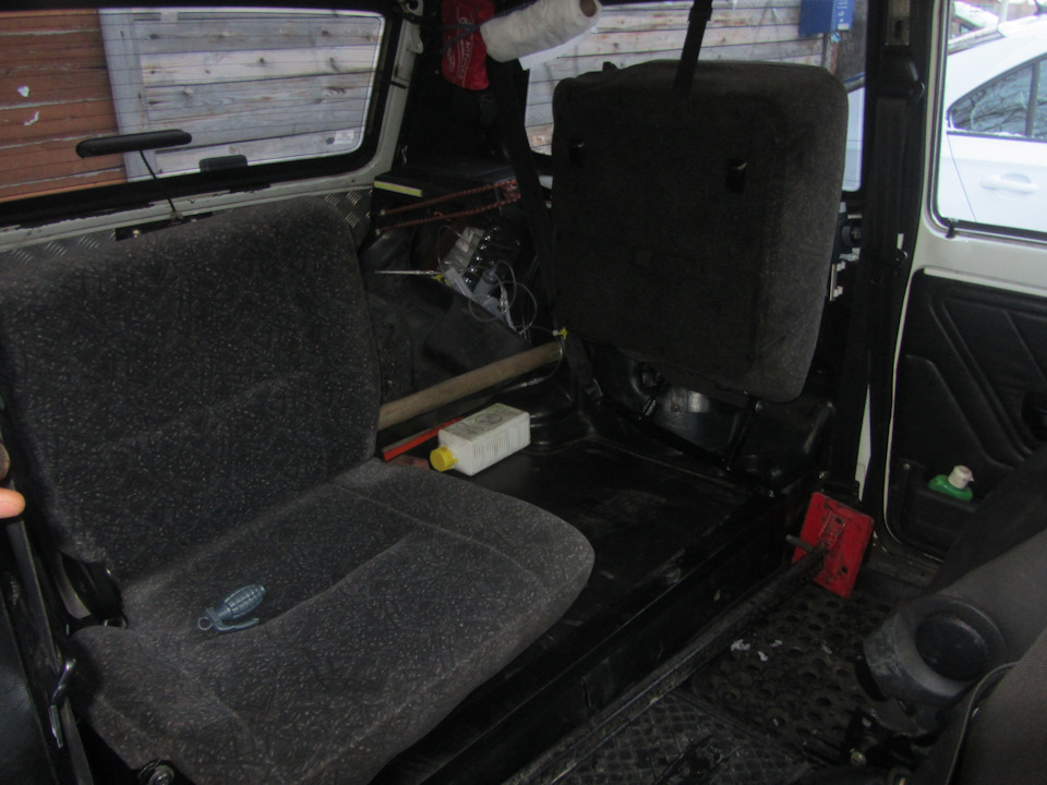 Задние сидения в ниву от Pajero 2 третий ряд ч.1 Пришли с Костромы ...