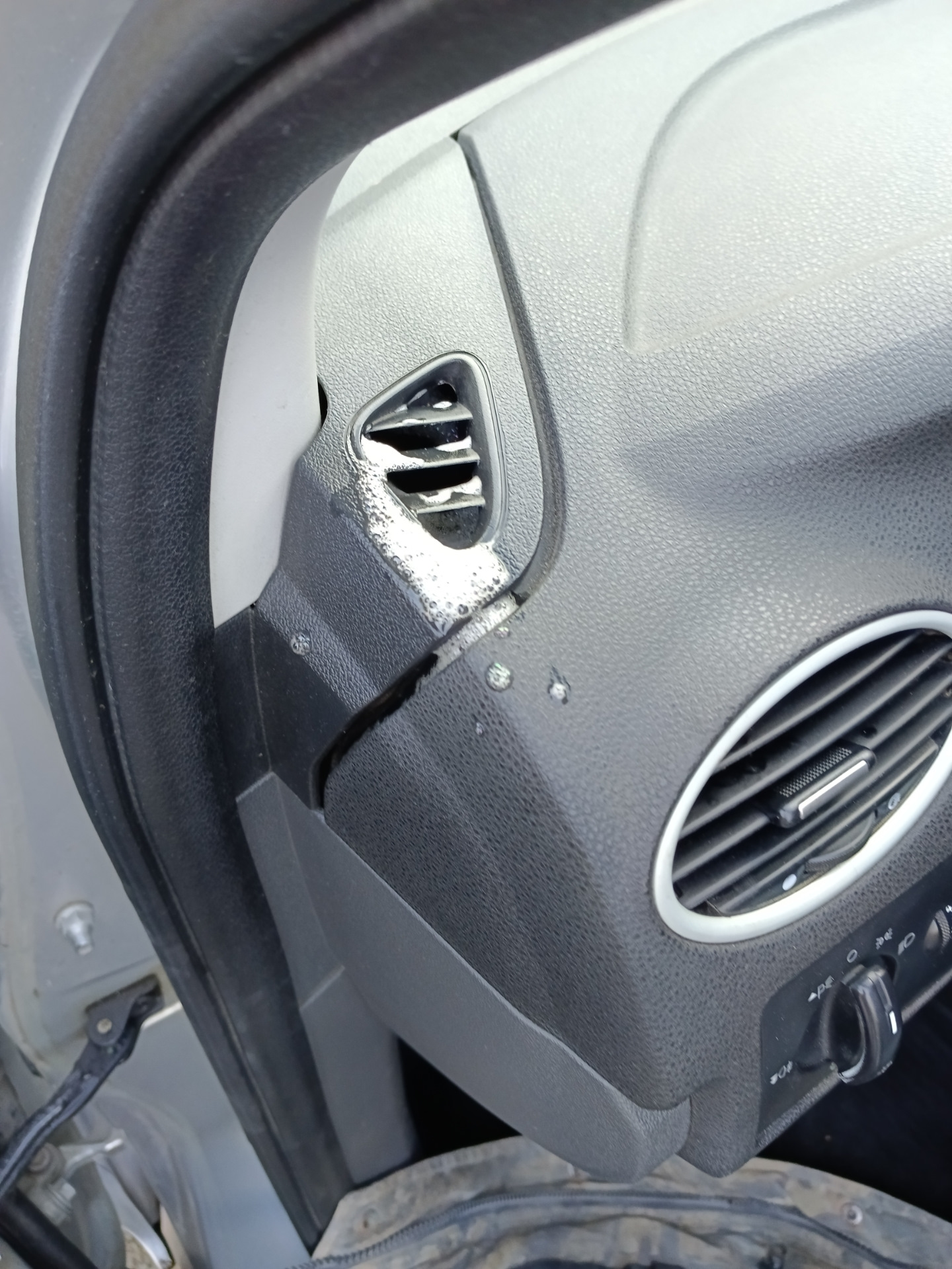 Очистка кондиционера — Ford Focus Sedan II, 1,6 л, 2006 года | мойка ...