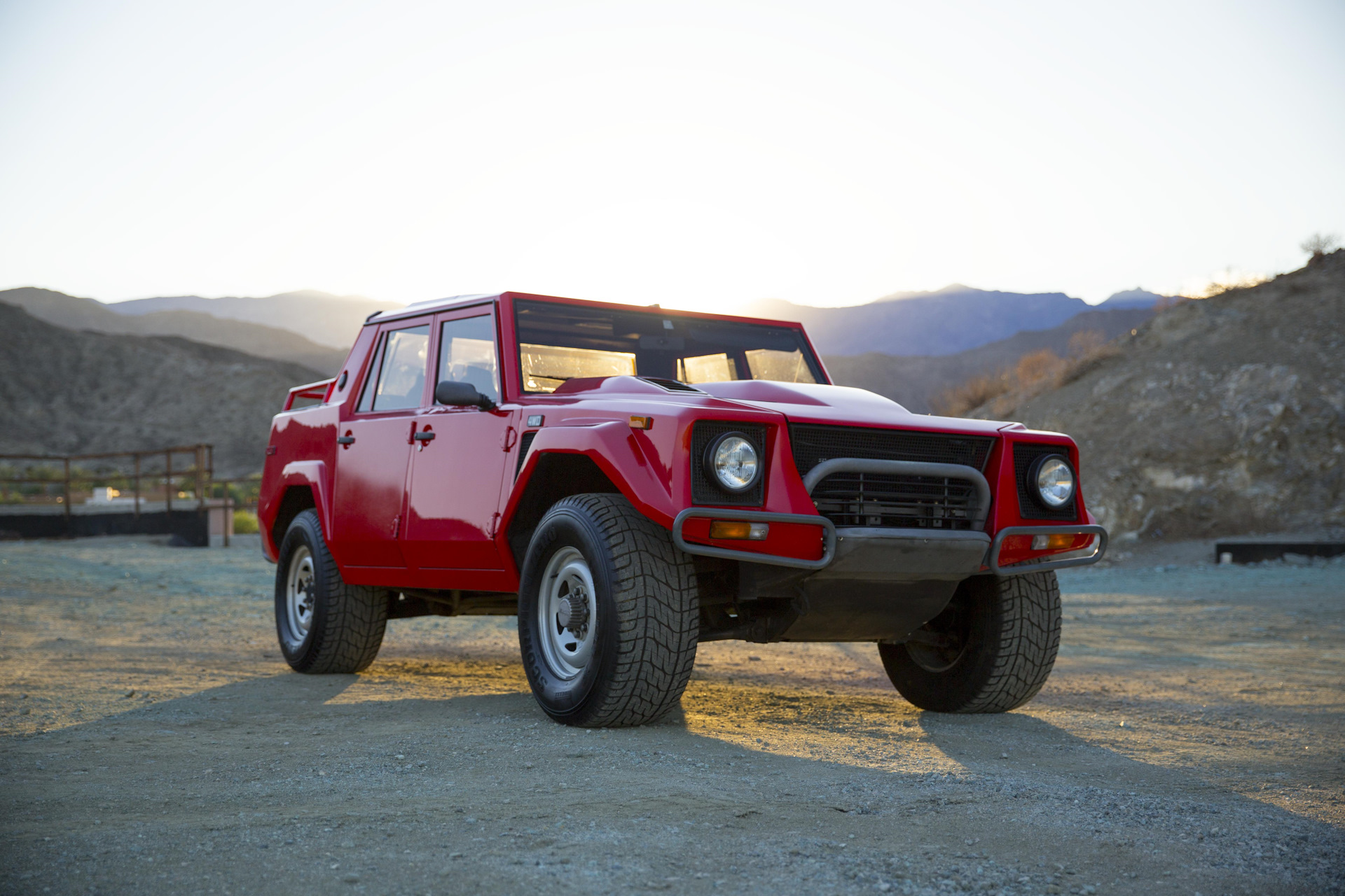 Lamborghini lm002 РІРѕРµРЅРЅС‹Р№