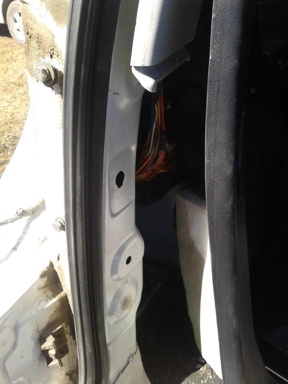 Коса слева под обшивкой. — Great Wall Hover