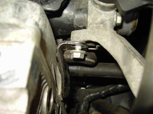 renault symbol стук в двигателе