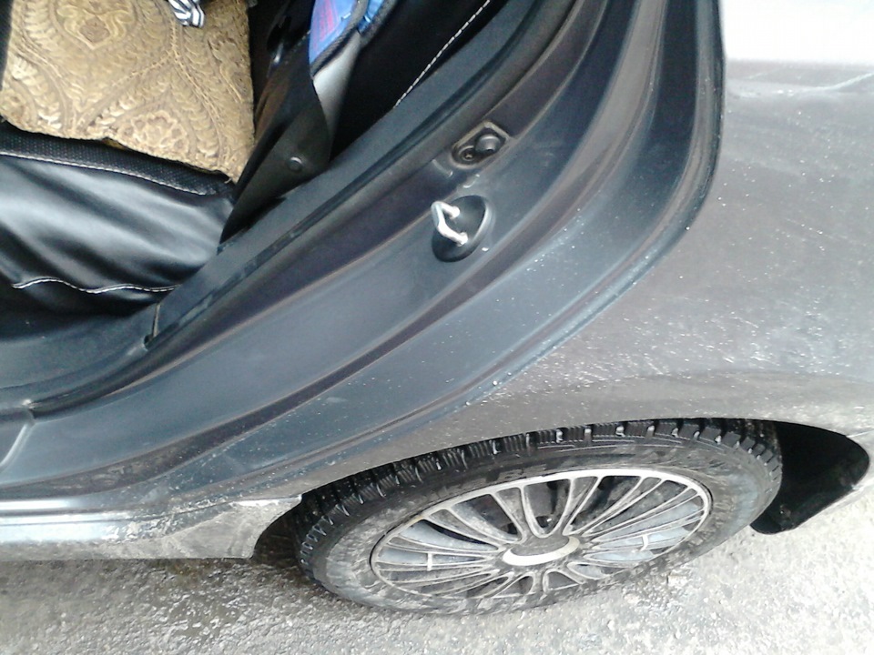 Заглушки на дверные замки — Hyundai i30 (1G), 1,6 л, 2010 года ...