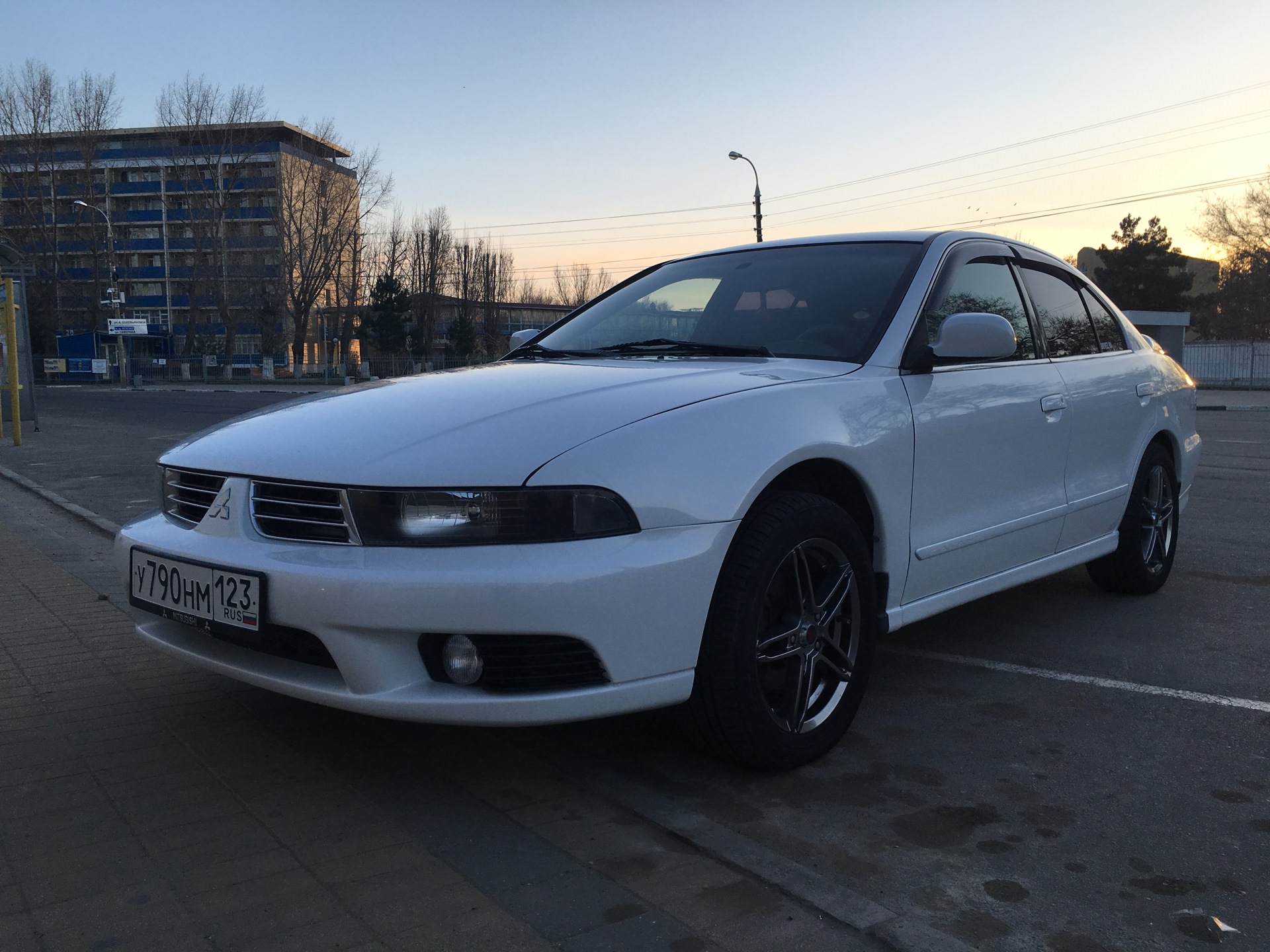 Митсубиси галант 2.4. Mitsubishi Galant 2002. Митсубиши Галант 2002 год. Мицубиси Галант 8 2002. Мицубиси Галант 2,4 2002.