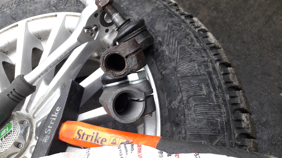 a032811s 960 Как открутить рулевой наконечник гранта