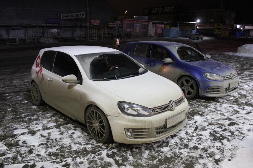 VW Golf GTI k04 VS VW Golf R — Volkswagen Golf Mk6 GTI, 2 л, 2011 года