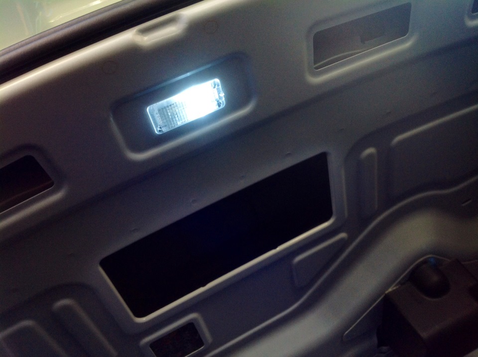 LED в салон, багажник и габариты — Volkswagen Polo Sedan, 1,6 л, 2014 ...