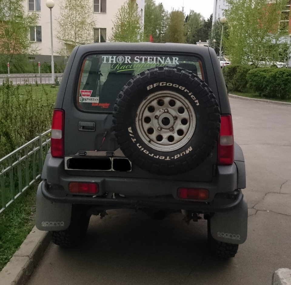 Фото в бортжурнале Suzuki Jimny (1G). Запчасти на фото: Tracmax Spartan